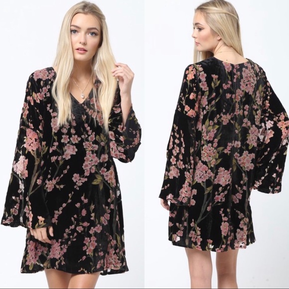 Dresses & Skirts - Floral velvet burn out dress